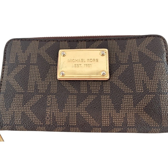 Michael Kors Wallet Wristlet - Picture 3 of 7